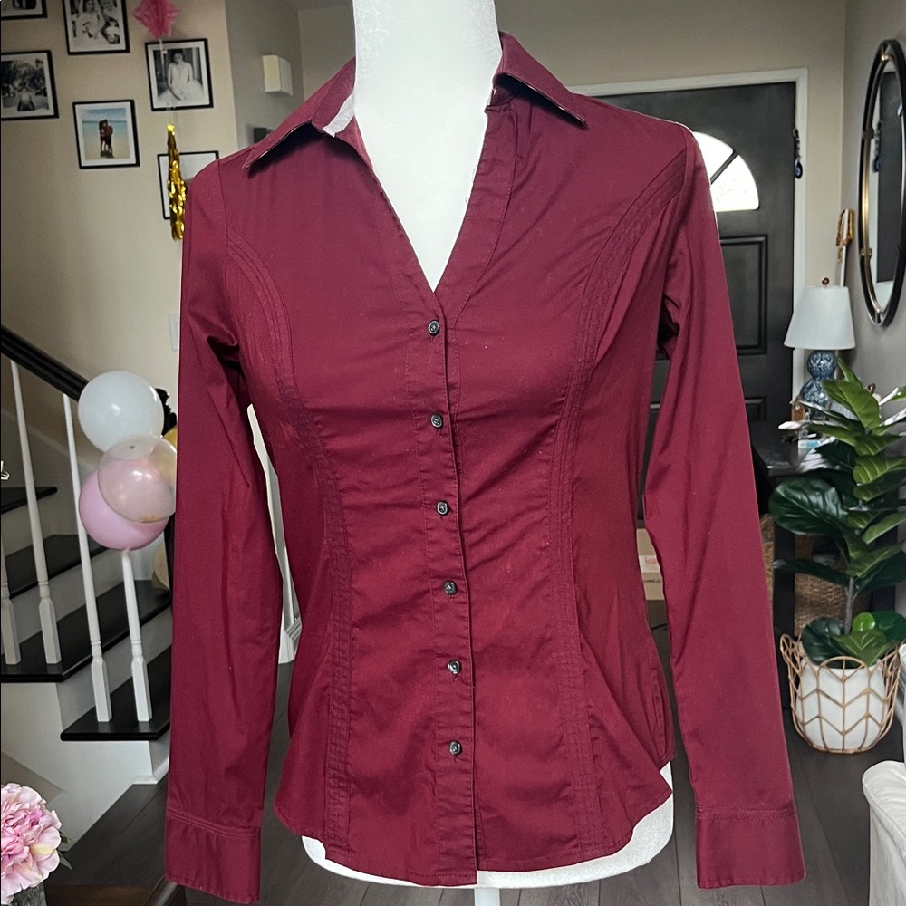 Women's Burgundy Button-Front Long-Sleeve Shirt